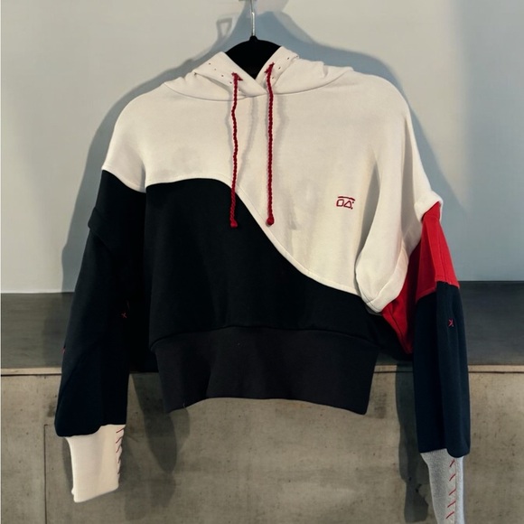 One432 Delano PR Handmade Streetwear Hoodie From Recycled Textiles. - Picture 2 of 9